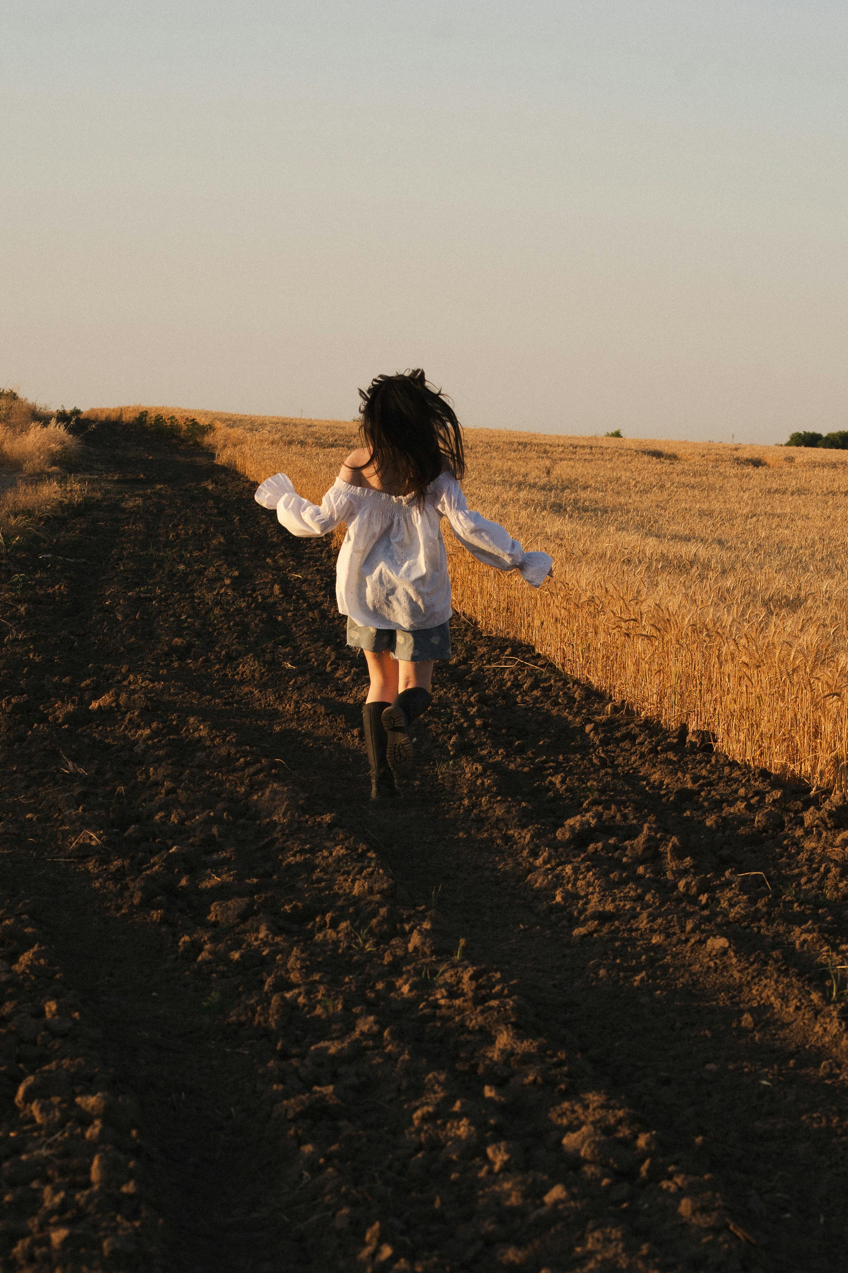 《夜行电台》海报截图